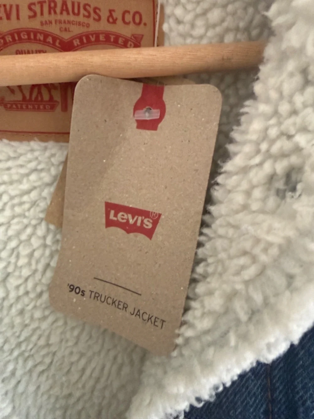 New Levi’s ’90s Sherpa Trucker Jacket – NWT - Picture 3 of 3